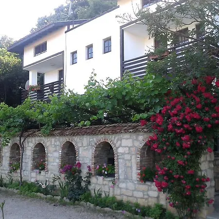 纳斯科别墅旅馆 *